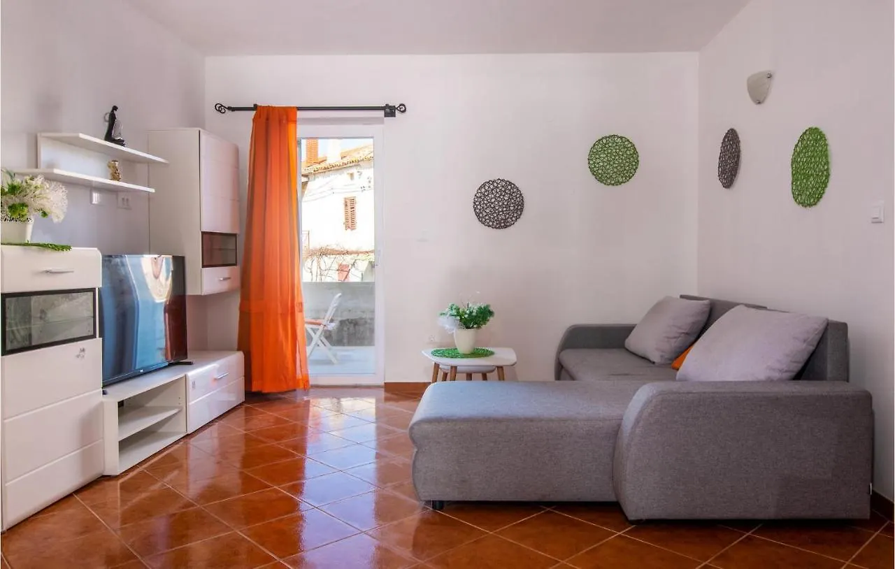 Stunning Home In Hrboki With Wifi 0*,