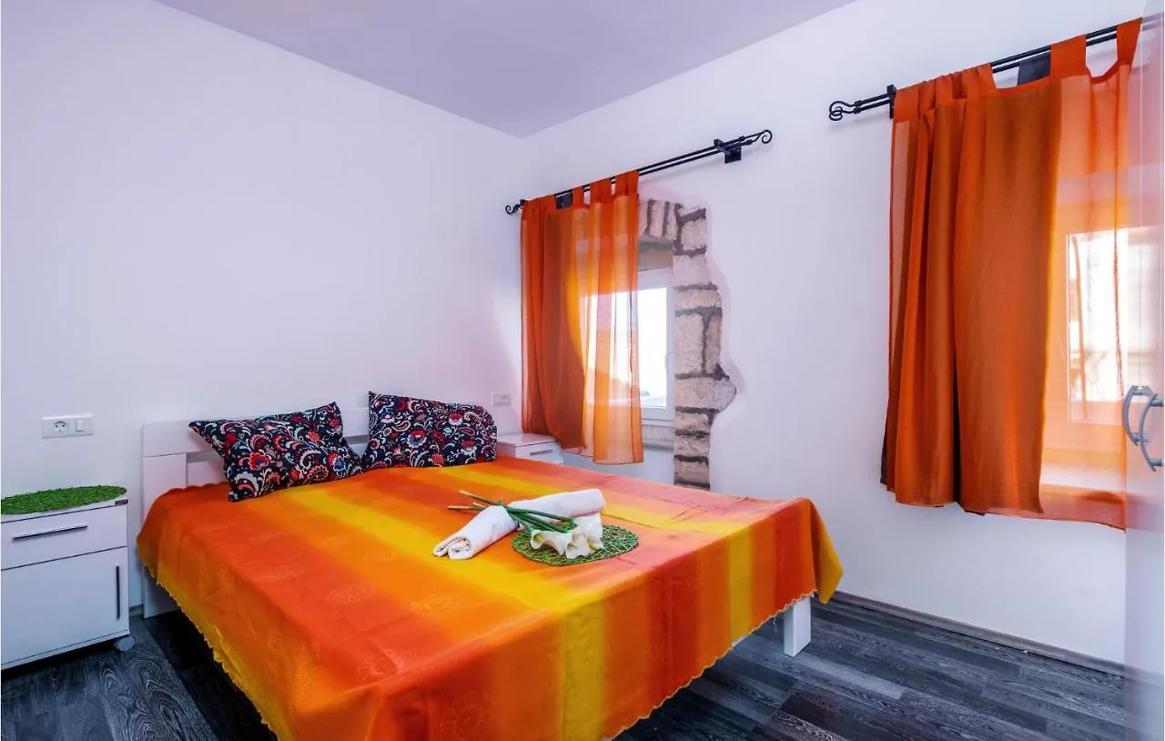 Stunning Home In Hrboki With Wifi Tatil Evi