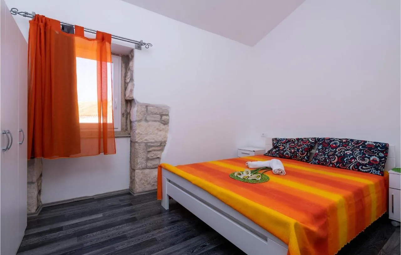 Stunning Home In Hrboki With Wifi
