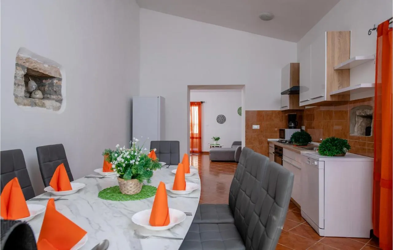 Stunning Home In Hrboki With Wifi Holiday home