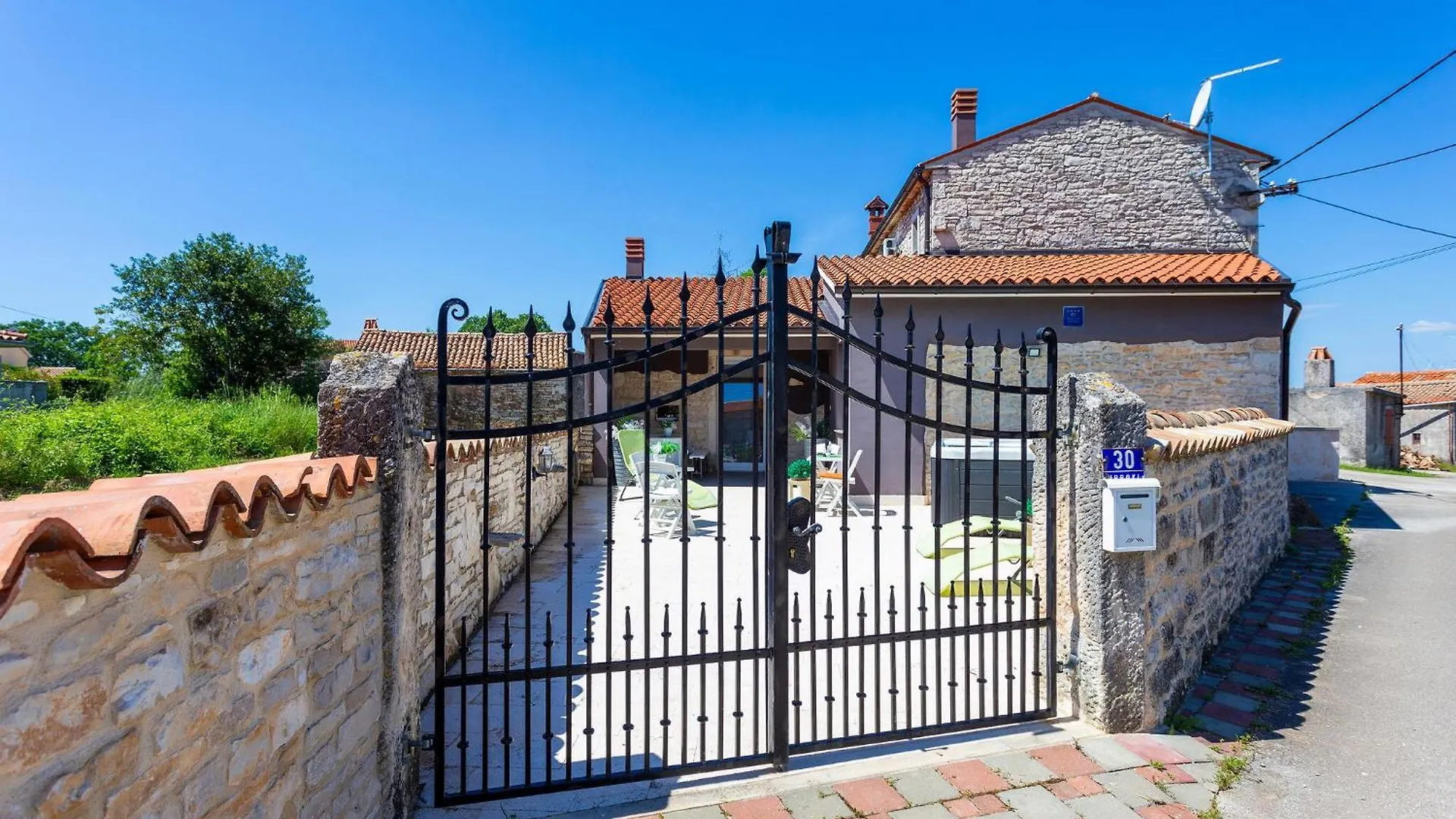 Holiday home Stunning Home In Hrboki With Wifi